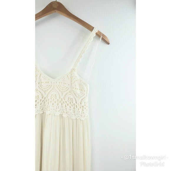 American Eagle Outfitters Dresses & Skirts - American Eagle Outfitters crocheted top maxi M